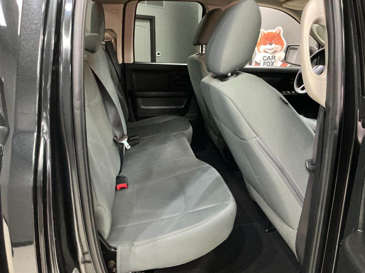 RAM 1500 4WD Quad Cab 140.5" Express 2016