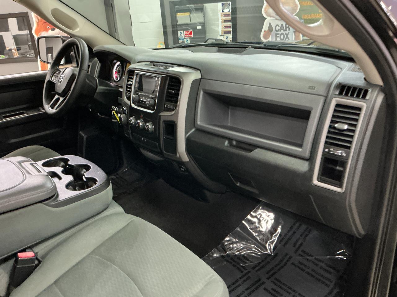 RAM 1500 4WD Quad Cab 140.5" Express 2016