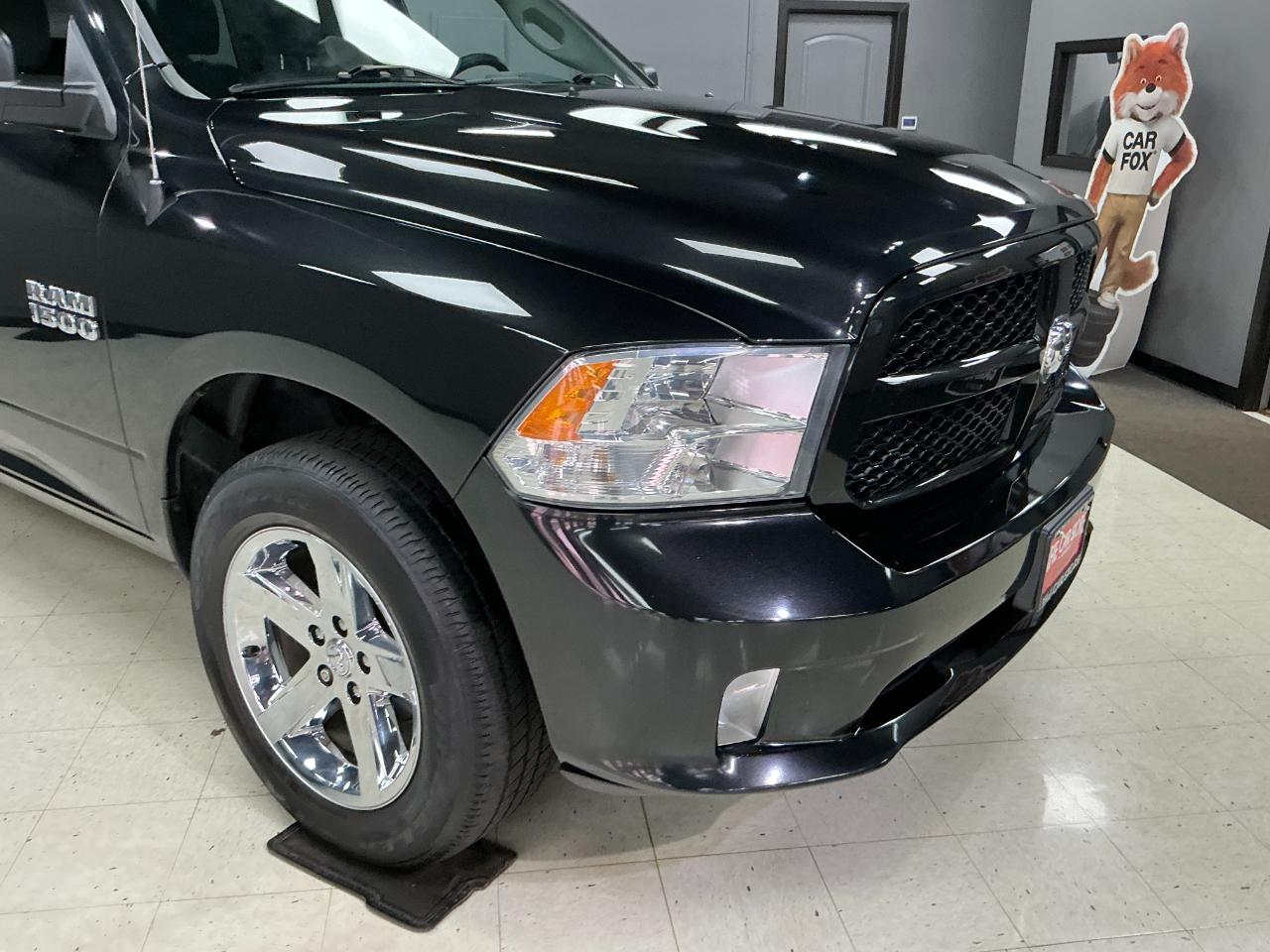 RAM 1500 4WD Quad Cab 140.5" Express 2016
