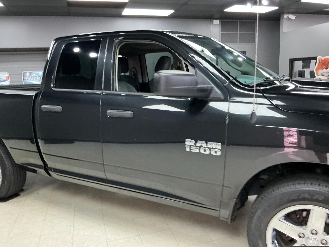 RAM 1500 4WD Quad Cab 140.5" Express 2016