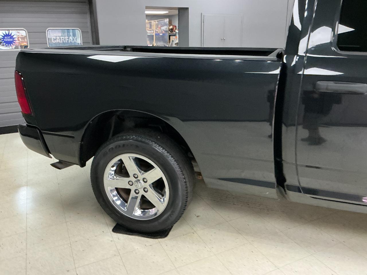 RAM 1500 4WD Quad Cab 140.5" Express 2016