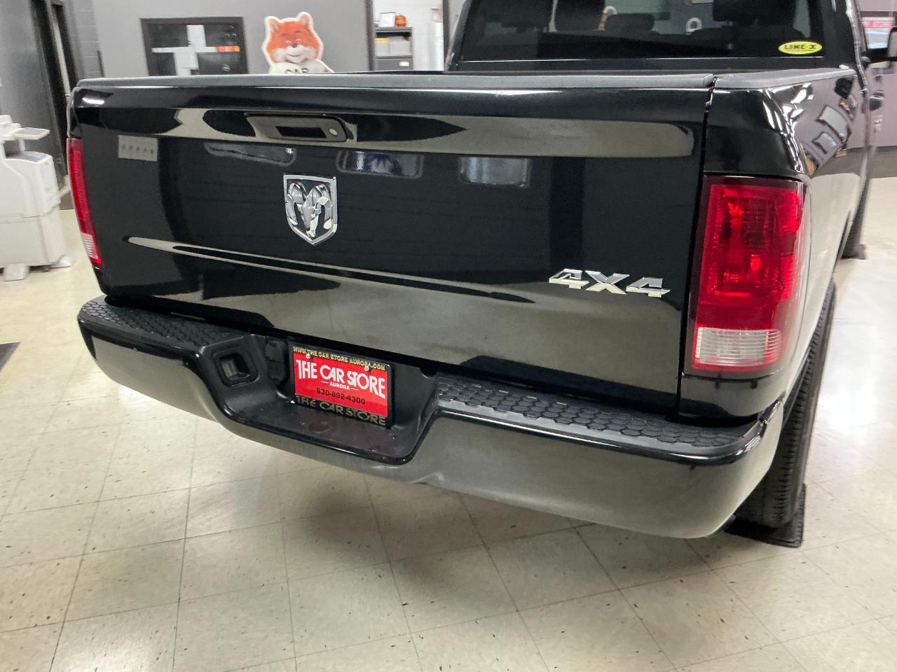 RAM 1500 4WD Quad Cab 140.5" Express 2016