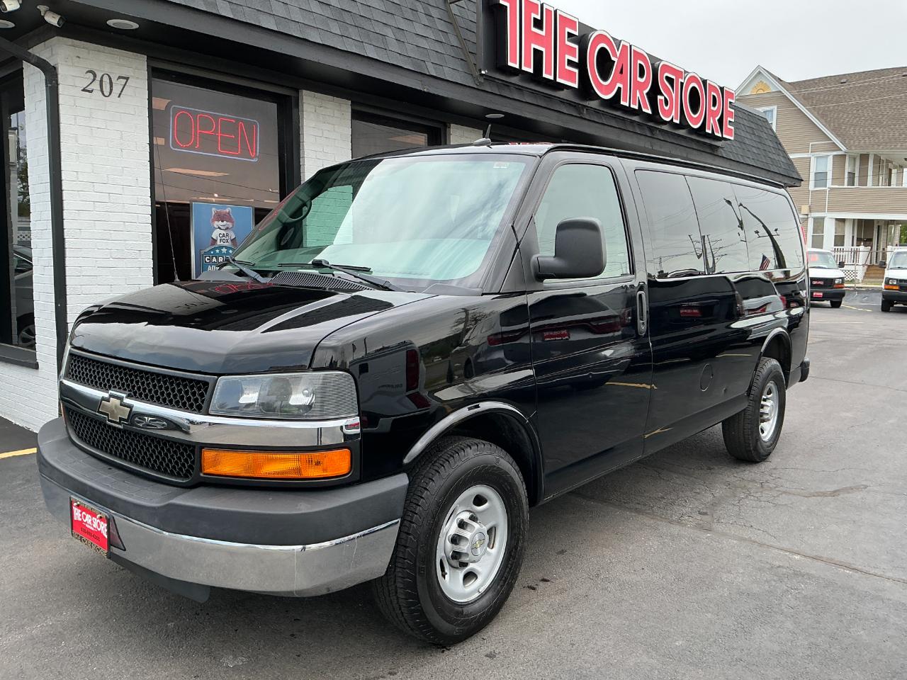 Chevrolet Express Passenger RWD 2500 135" LS 2013