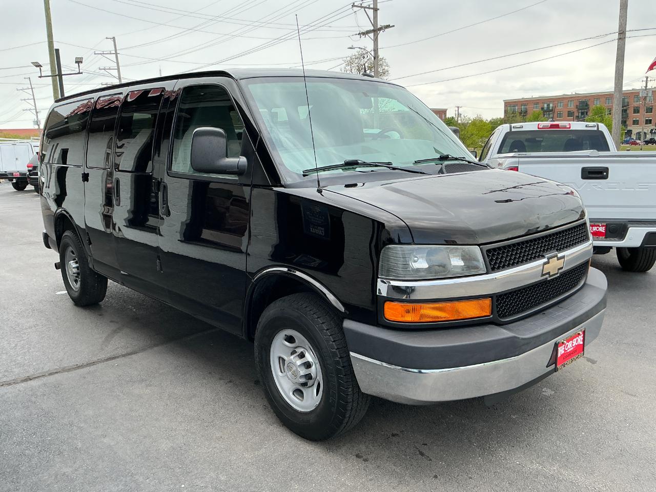 Chevrolet Express Passenger RWD 2500 135" LS 2013