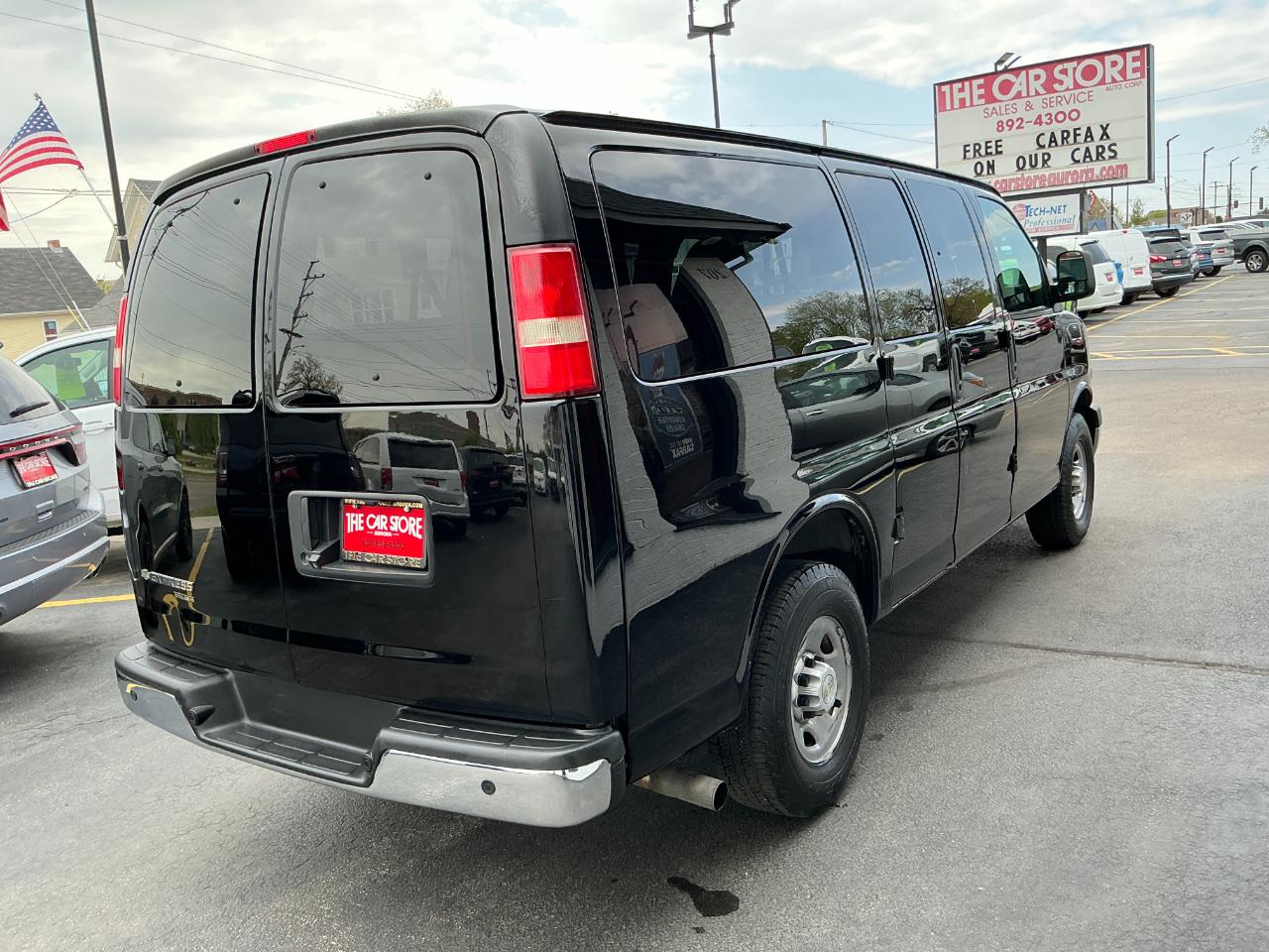 Chevrolet Express Passenger RWD 2500 135" LS 2013