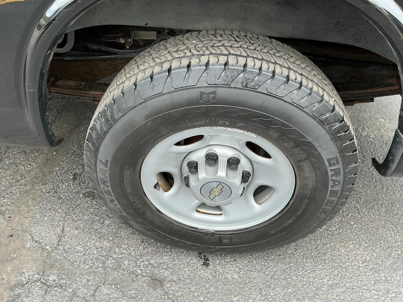 Chevrolet Express Passenger RWD 2500 135" LS 2013