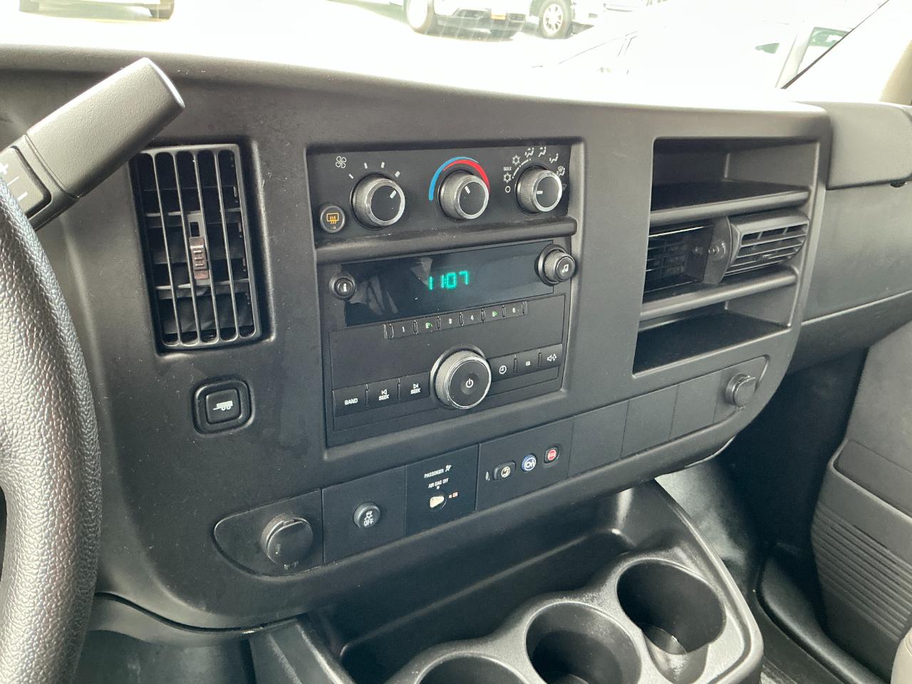 Chevrolet Express Passenger RWD 2500 135" LS 2013