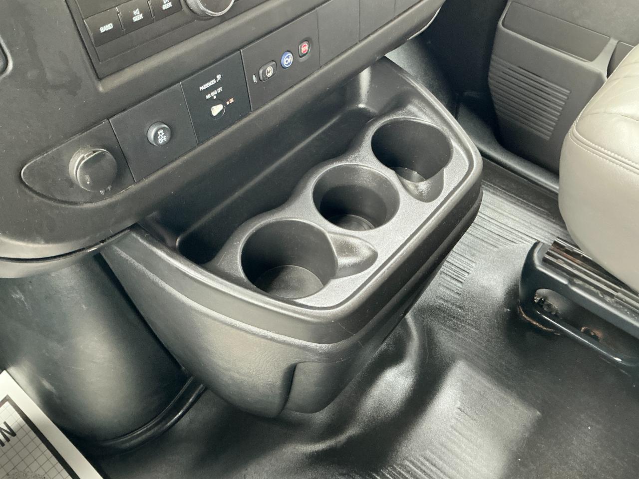 Chevrolet Express Passenger RWD 2500 135" LS 2013