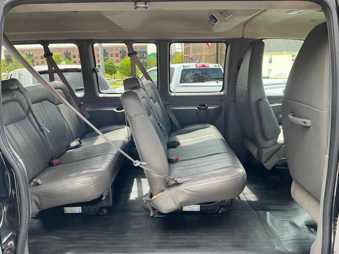 Chevrolet Express Passenger RWD 2500 135" LS 2013