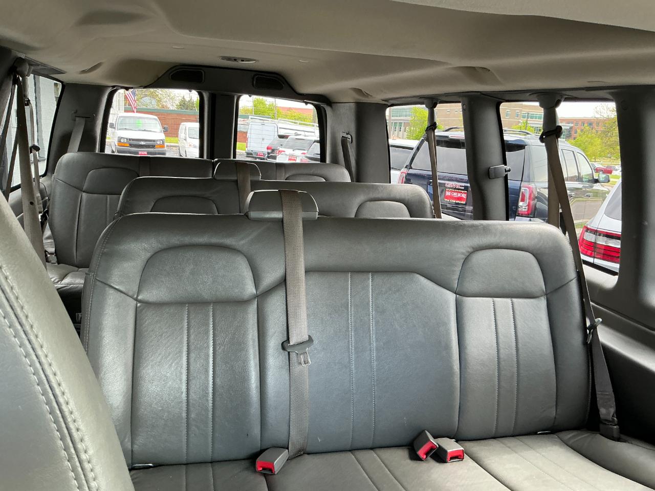 Chevrolet Express Passenger RWD 2500 135" LS 2013