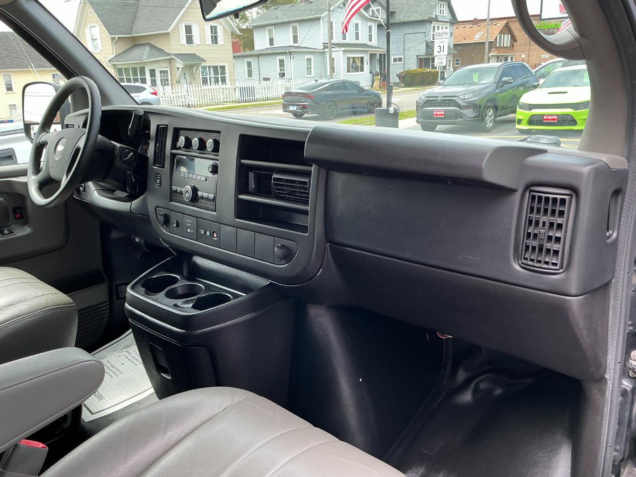 Chevrolet Express Passenger RWD 2500 135" LS 2013