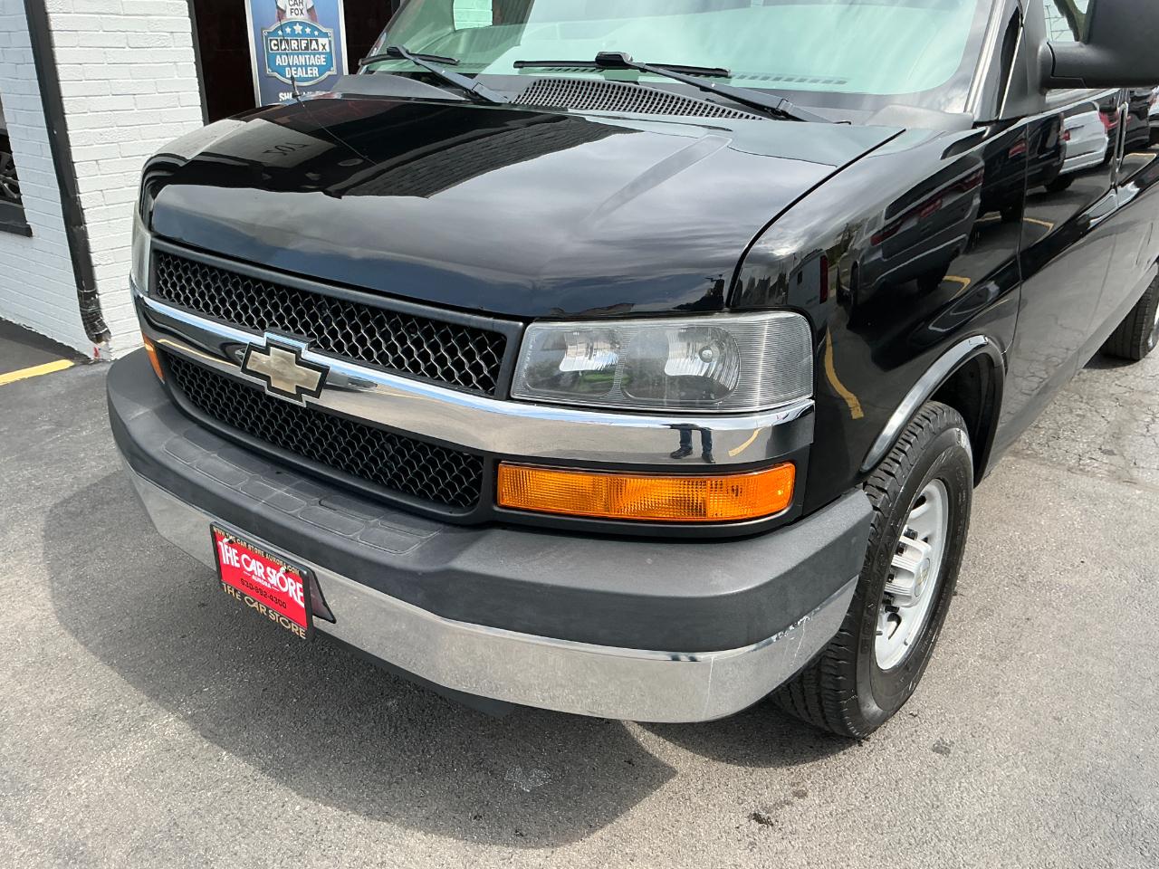 Chevrolet Express Passenger RWD 2500 135" LS 2013