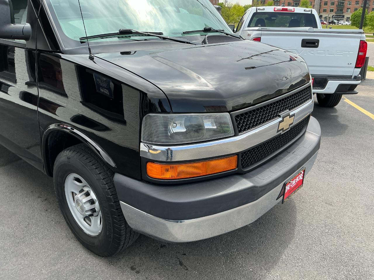 Chevrolet Express Passenger RWD 2500 135" LS 2013