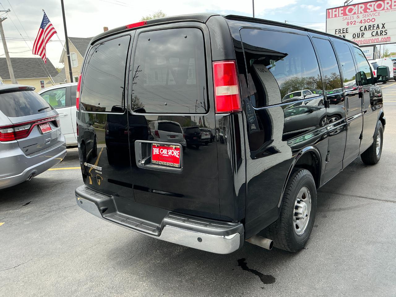 Chevrolet Express Passenger RWD 2500 135" LS 2013