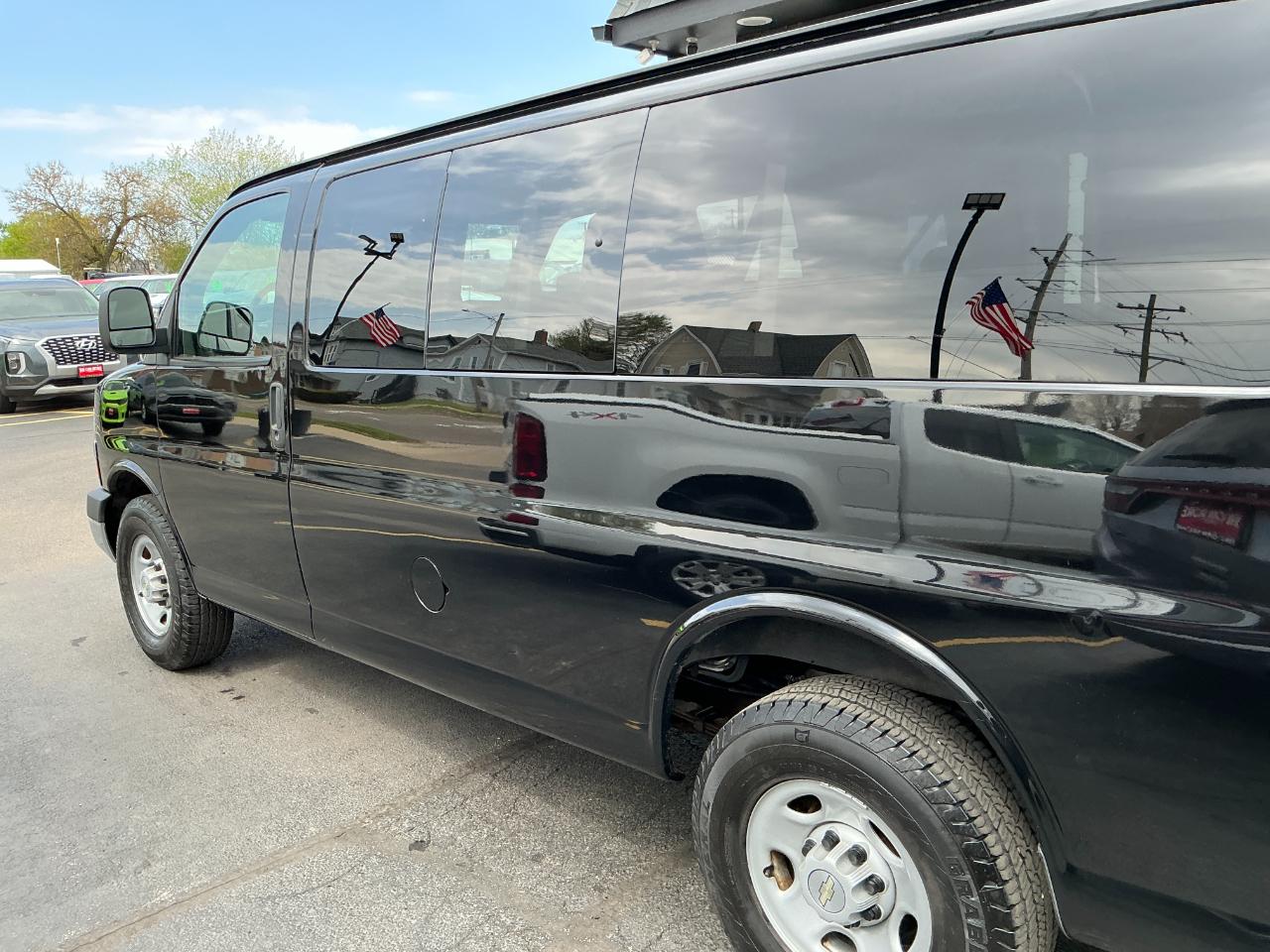 Chevrolet Express Passenger RWD 2500 135" LS 2013