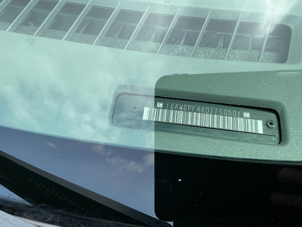 Chevrolet Express Passenger RWD 2500 135" LS 2013