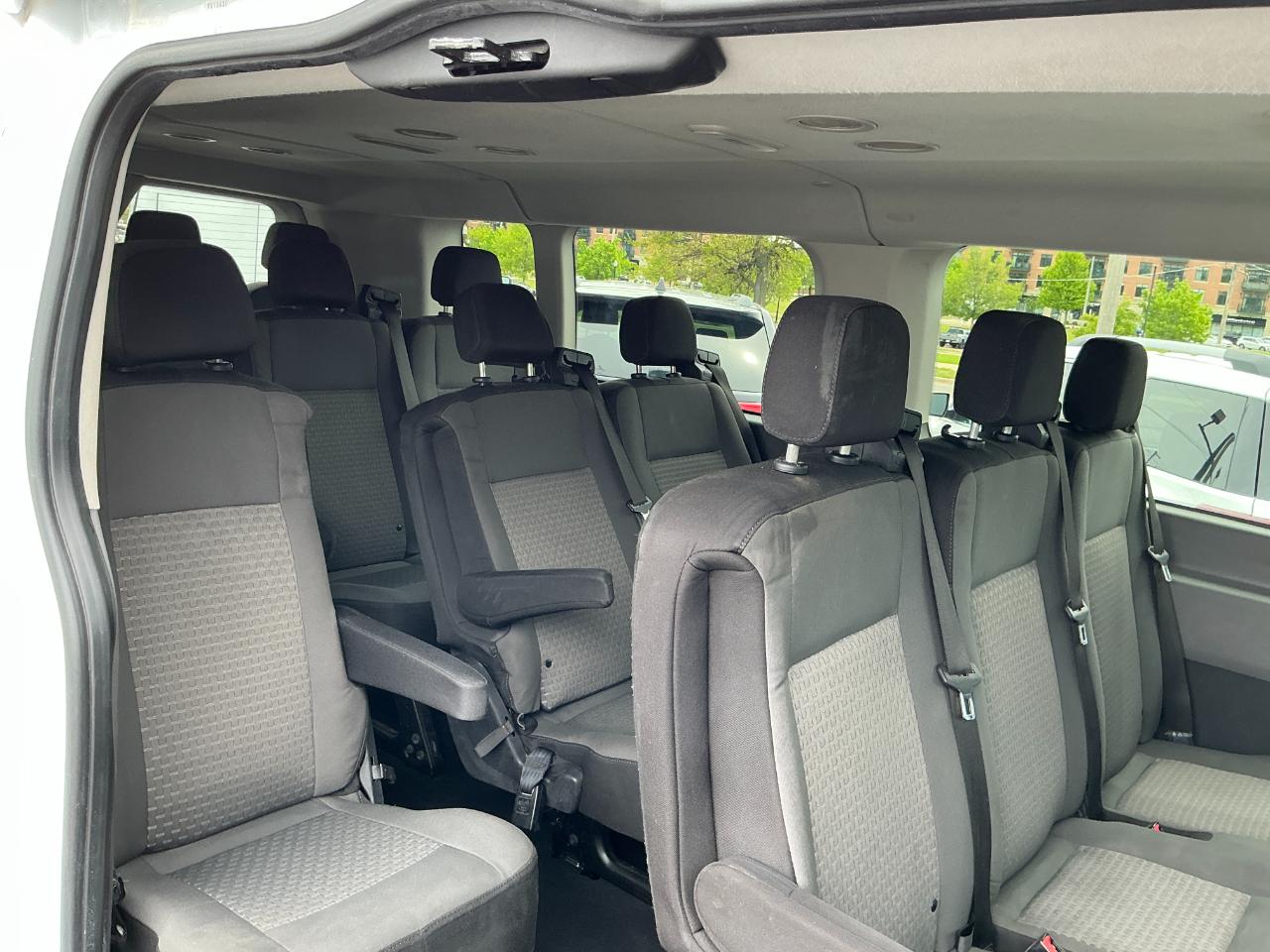 Ford Transit Passenger Wagon T-350 148" Low Roof XLT RWD 2021