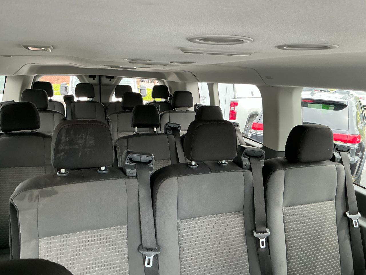 Ford Transit Passenger Wagon T-350 148" Low Roof XLT RWD 2021
