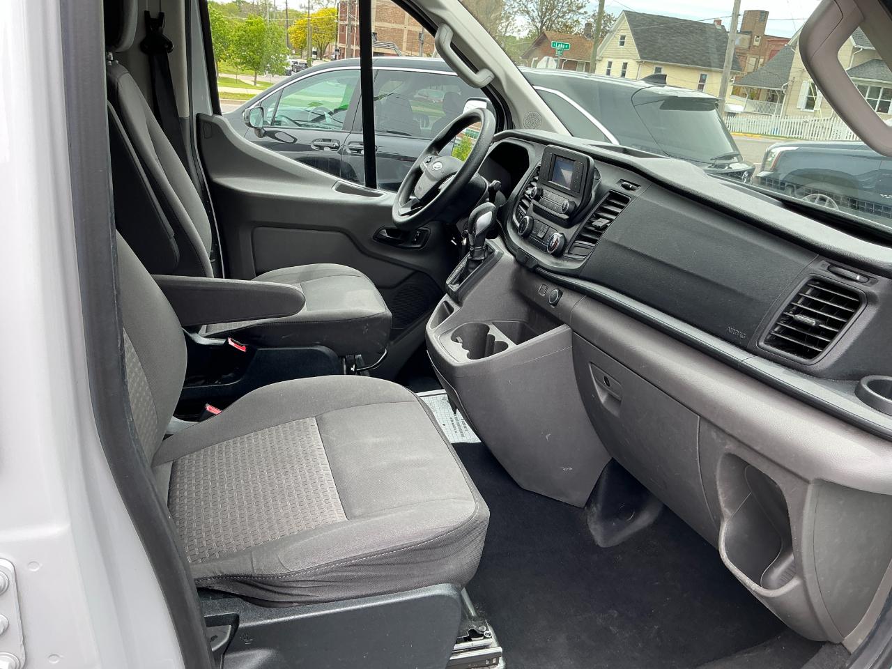Ford Transit Passenger Wagon T-350 148" Low Roof XLT RWD 2021