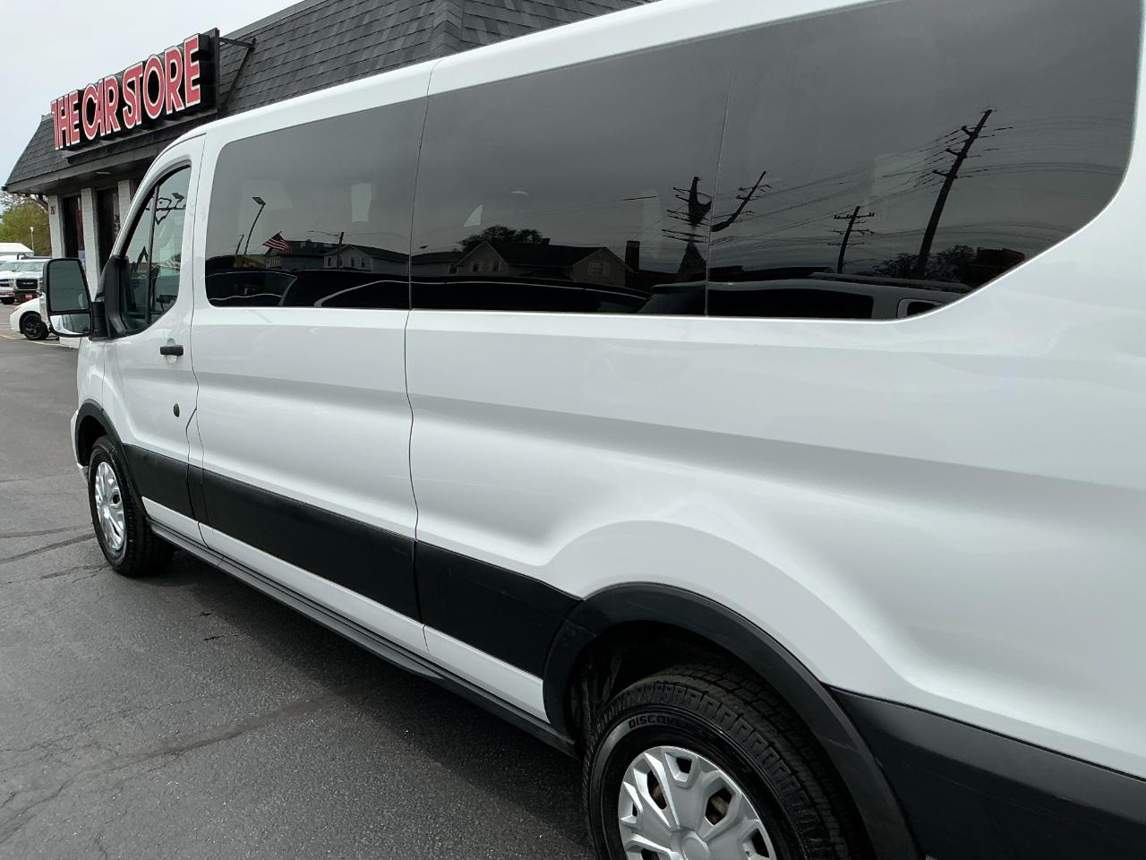 Ford Transit Passenger Wagon T-350 148" Low Roof XLT RWD 2021