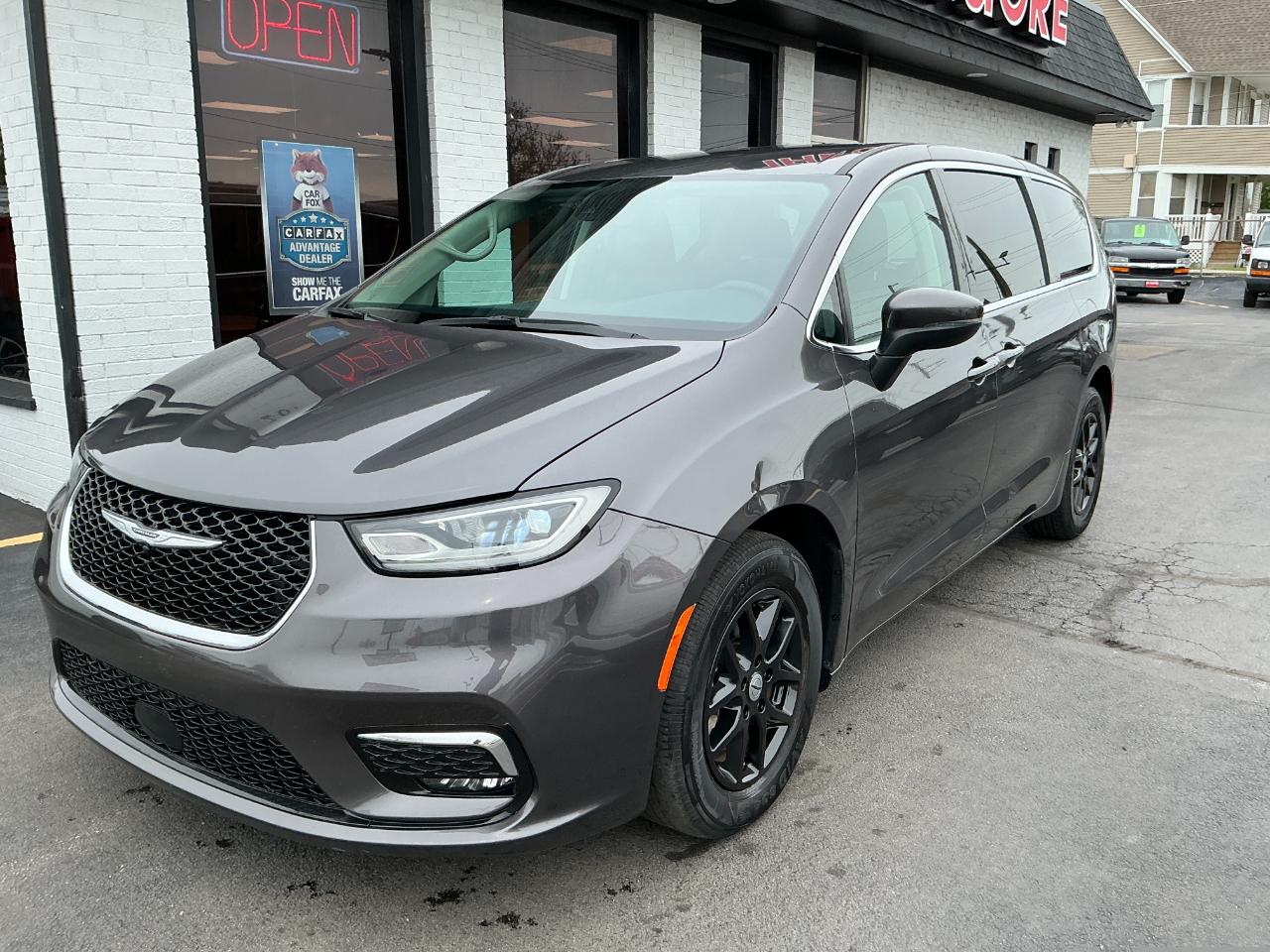 Chrysler Pacifica Touring L FWD 2023