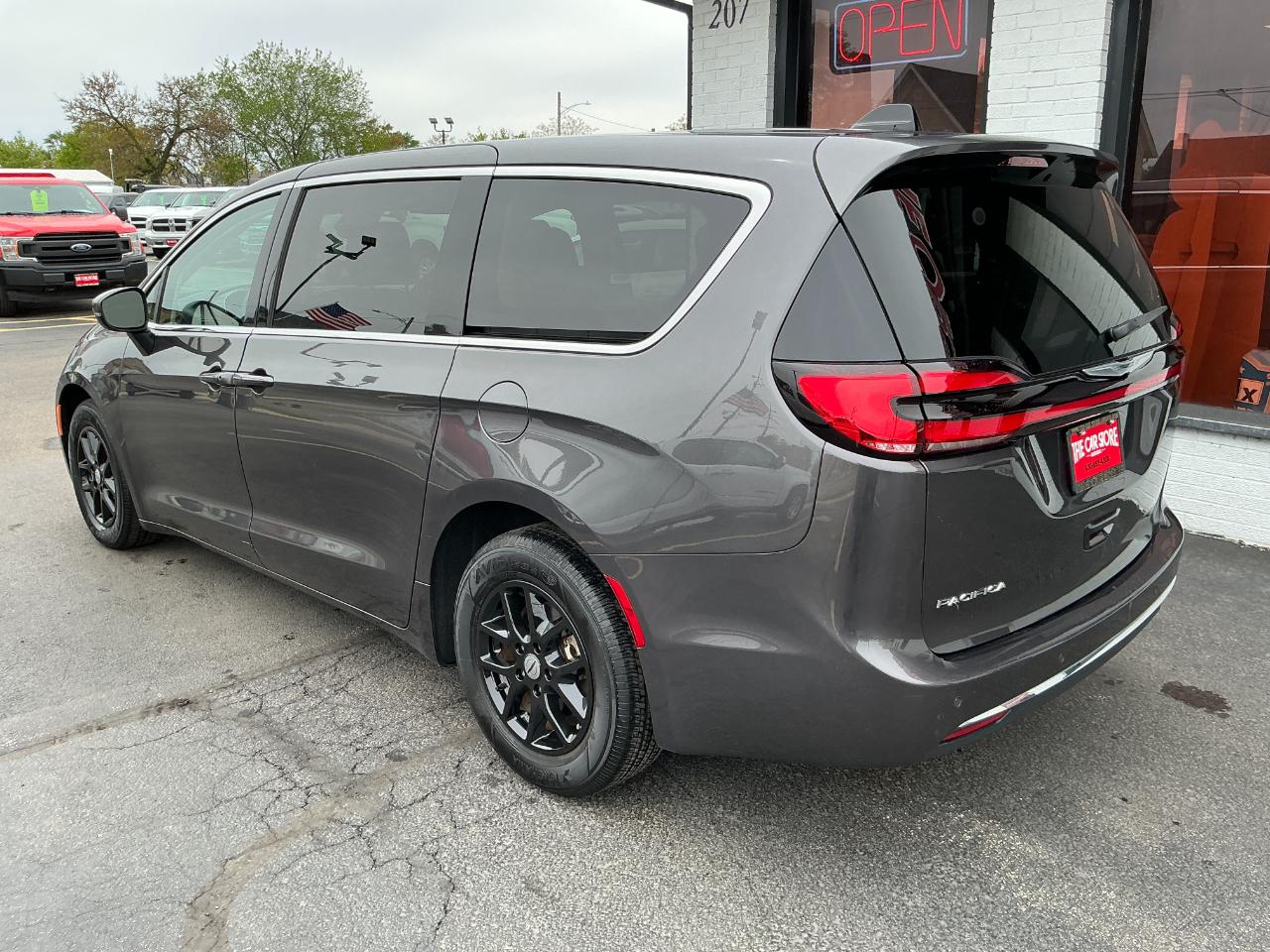 Chrysler Pacifica Touring L FWD 2023
