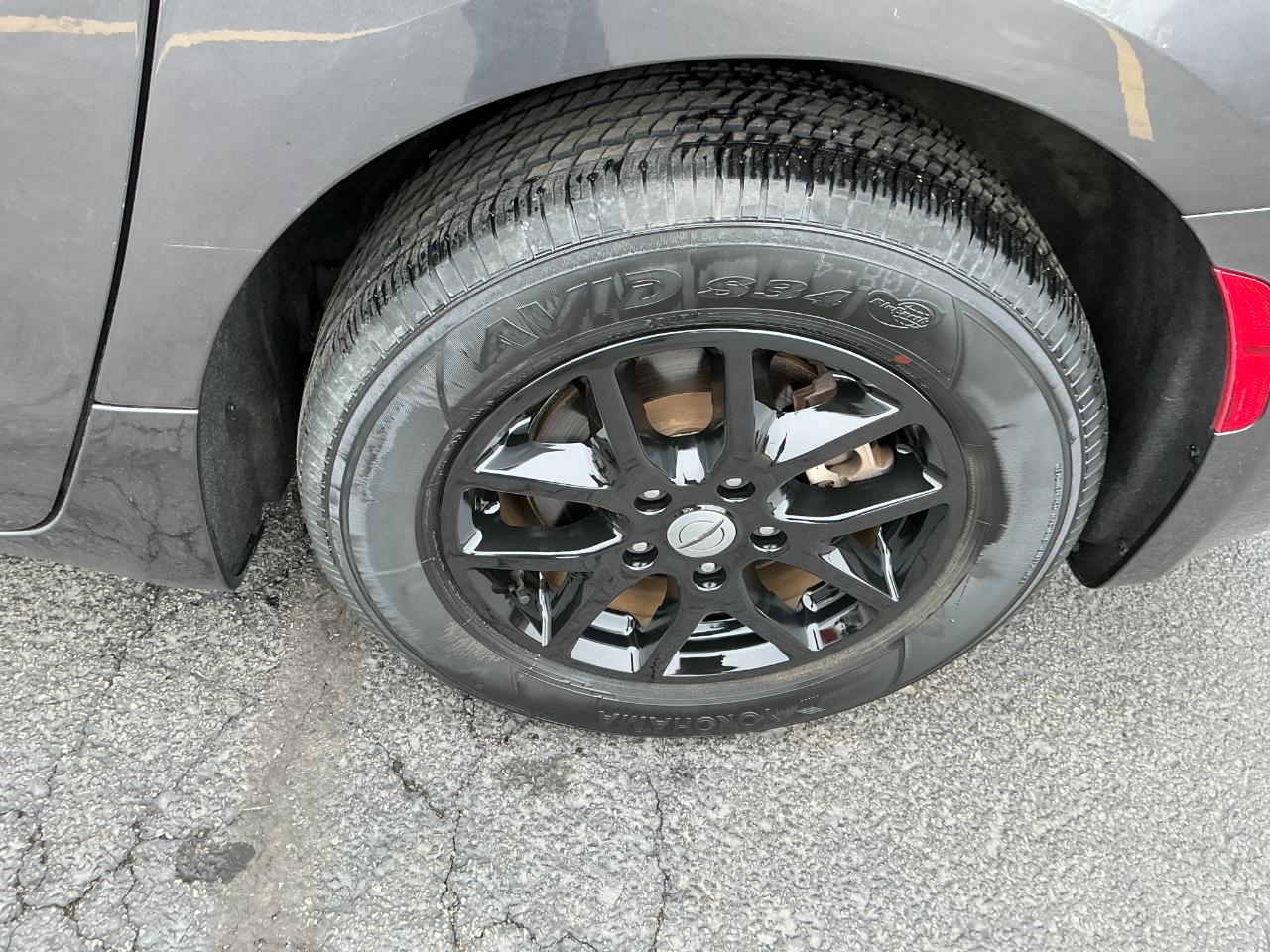 Chrysler Pacifica Touring L FWD 2023