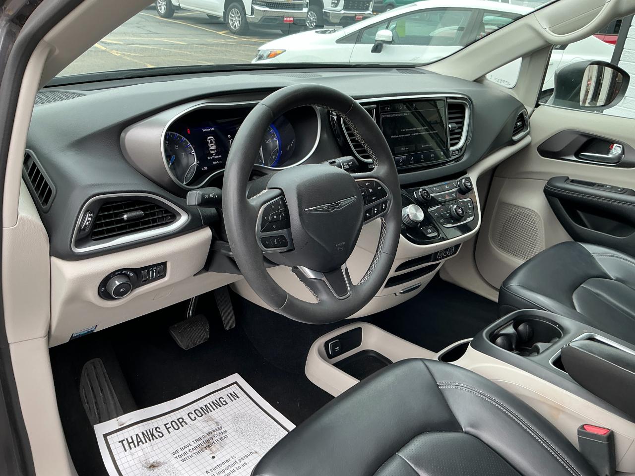 Chrysler Pacifica Touring L FWD 2023