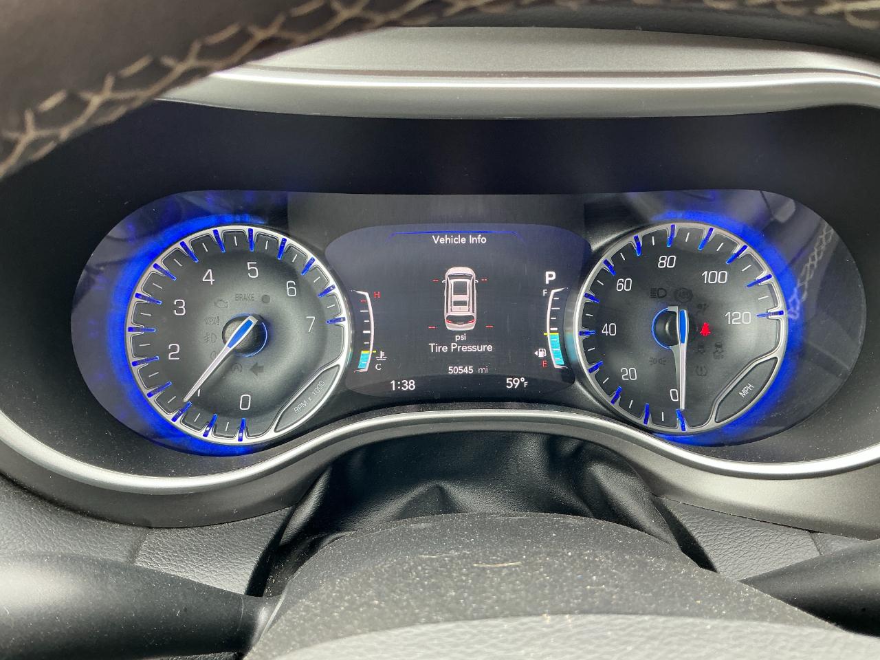 Chrysler Pacifica Touring L FWD 2023