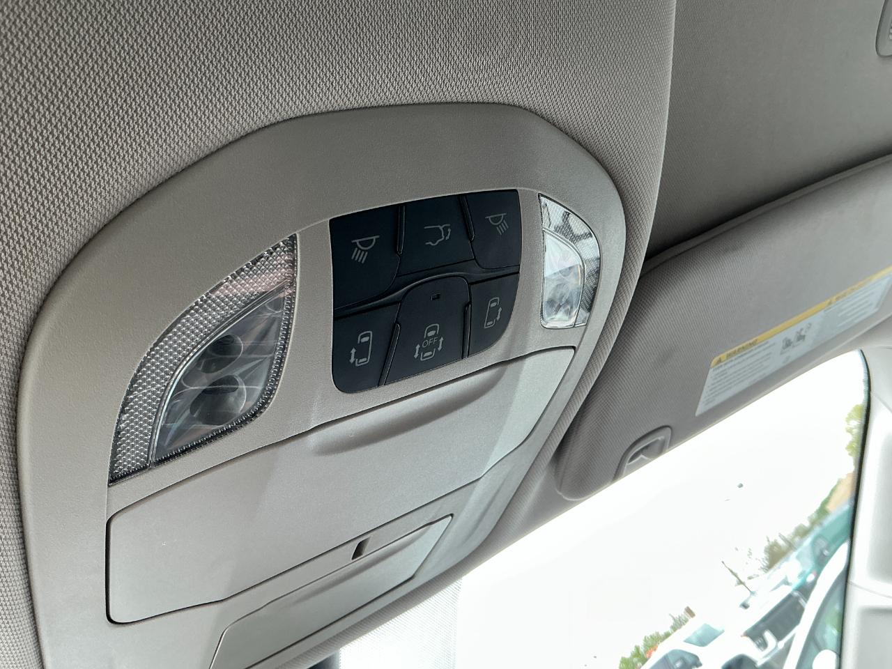 Chrysler Pacifica Touring L FWD 2023