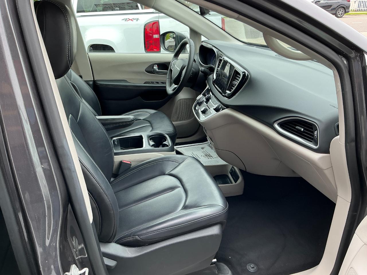 Chrysler Pacifica Touring L FWD 2023