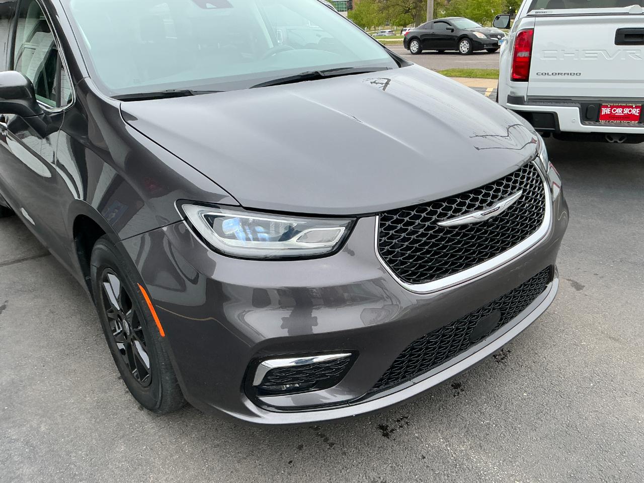 Chrysler Pacifica Touring L FWD 2023