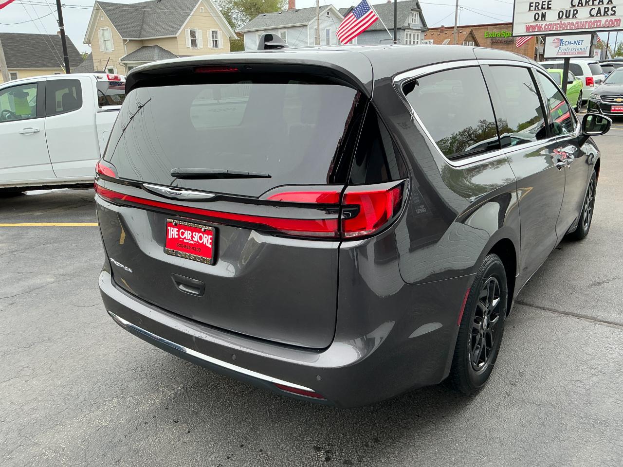 Chrysler Pacifica Touring L FWD 2023