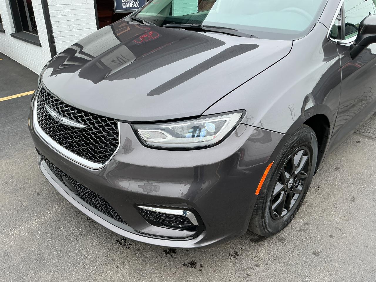 Chrysler Pacifica Touring L FWD 2023