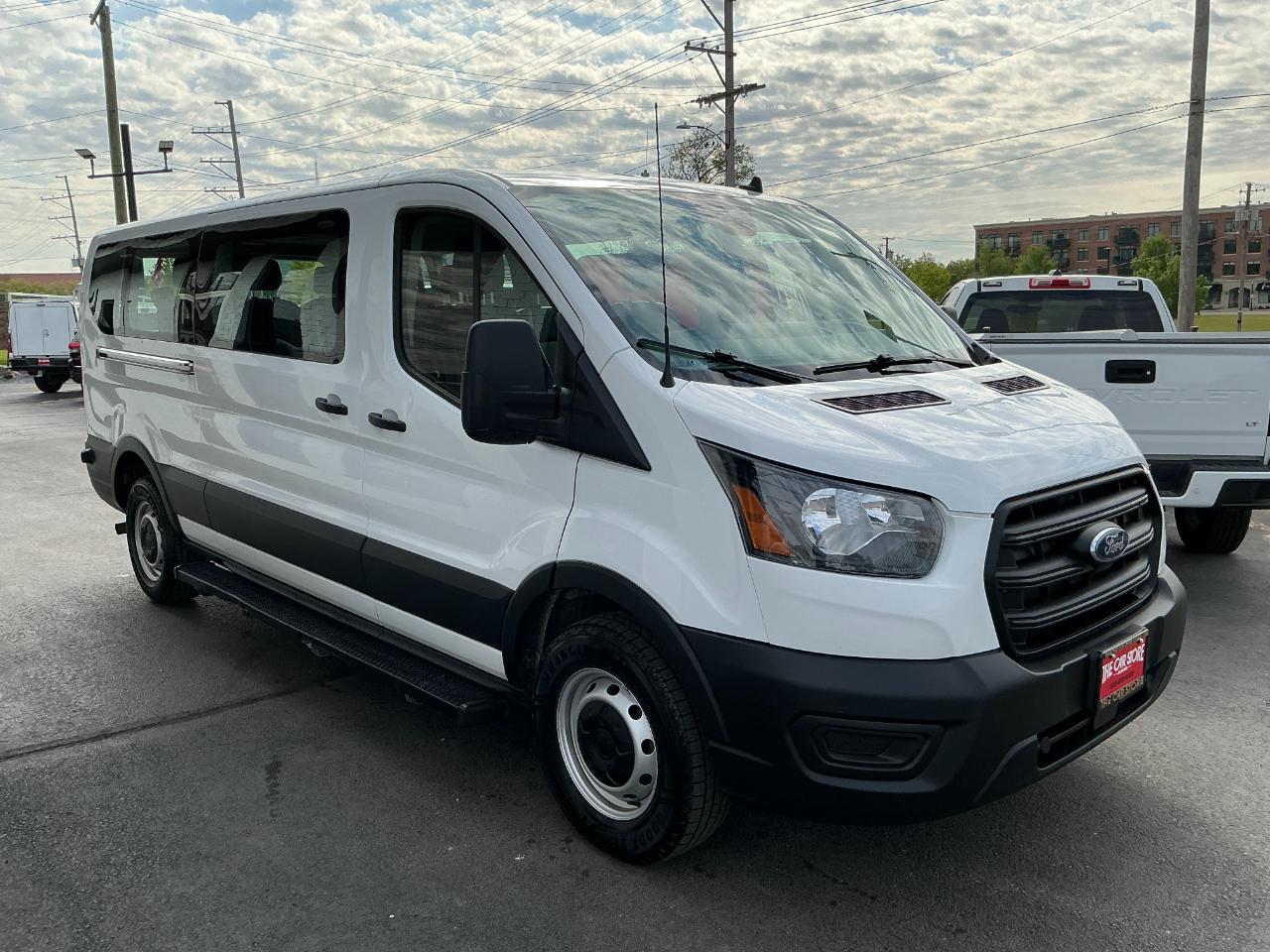 Ford Transit Passenger Wagon T-350 148" Low Roof XLT RWD 2020