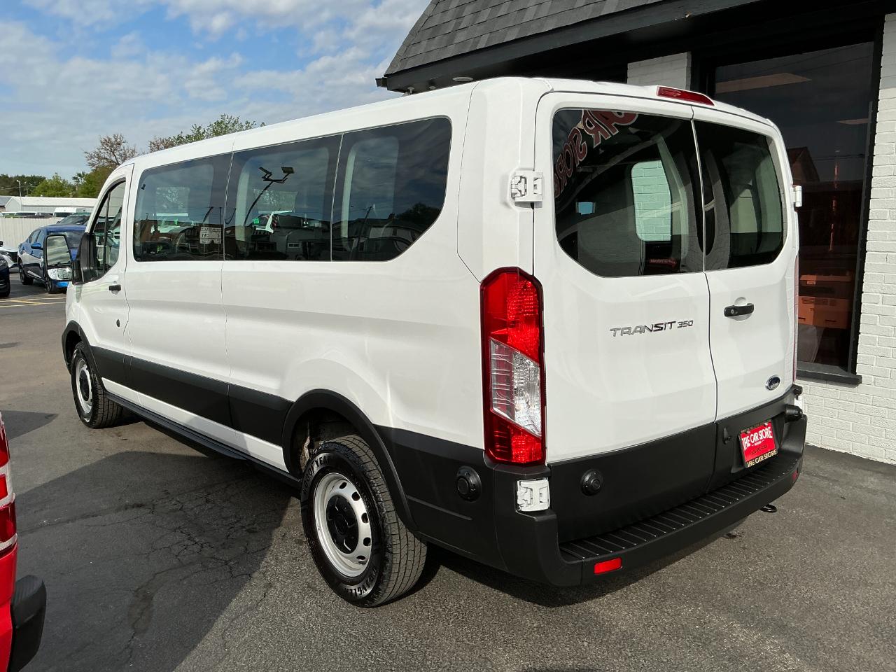 Ford Transit Passenger Wagon T-350 148" Low Roof XLT RWD 2020