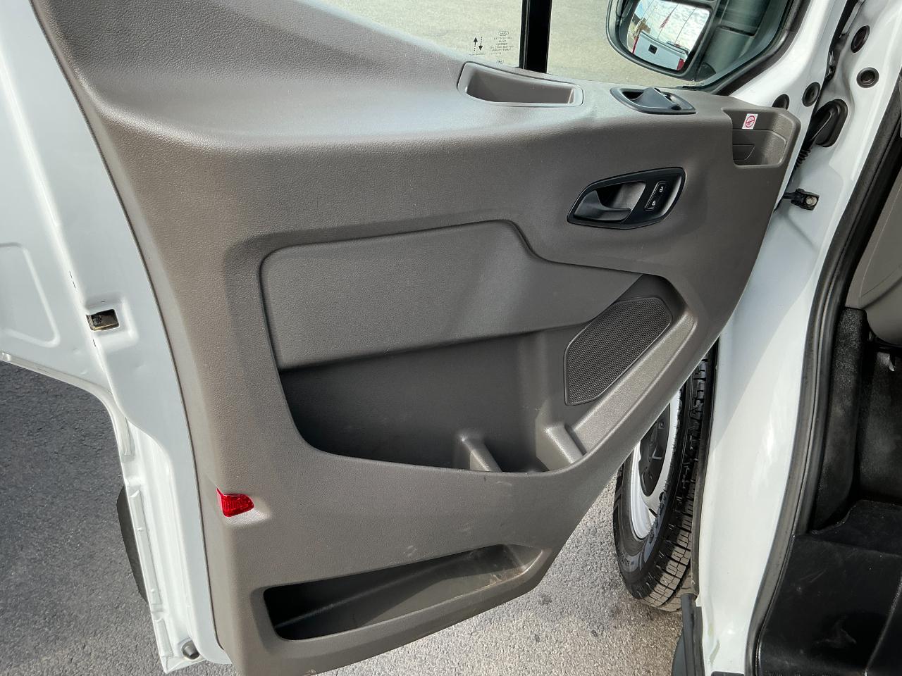 Ford Transit Passenger Wagon T-350 148" Low Roof XLT RWD 2020