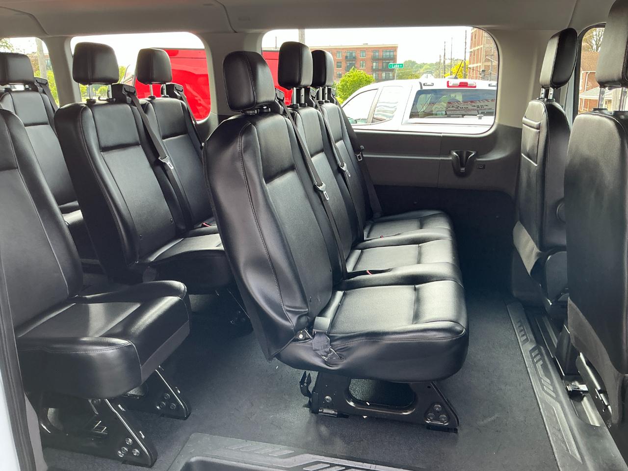 Ford Transit Passenger Wagon T-350 148" Low Roof XLT RWD 2020