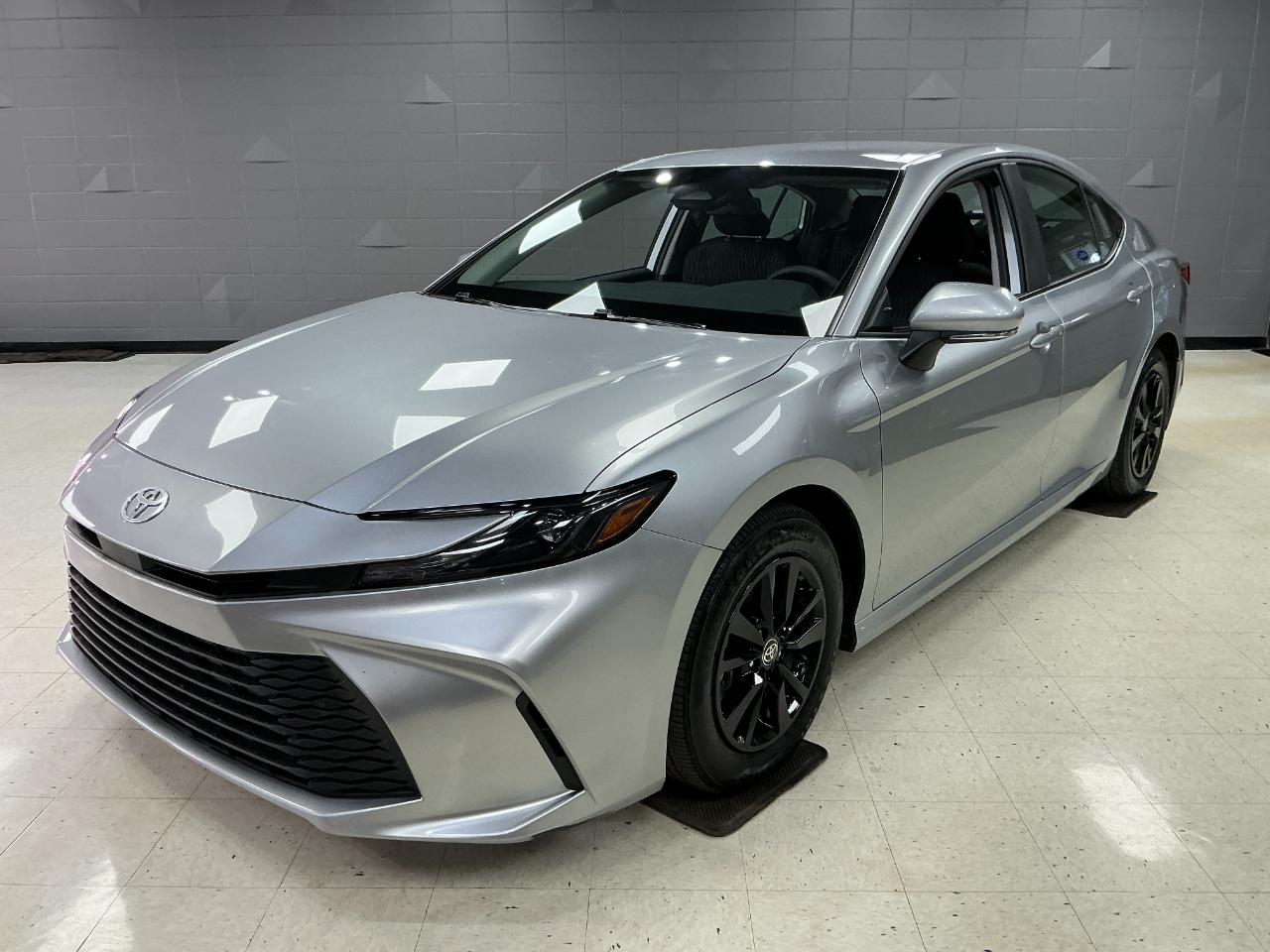 Toyota Camry LE 4D Sedan 2025