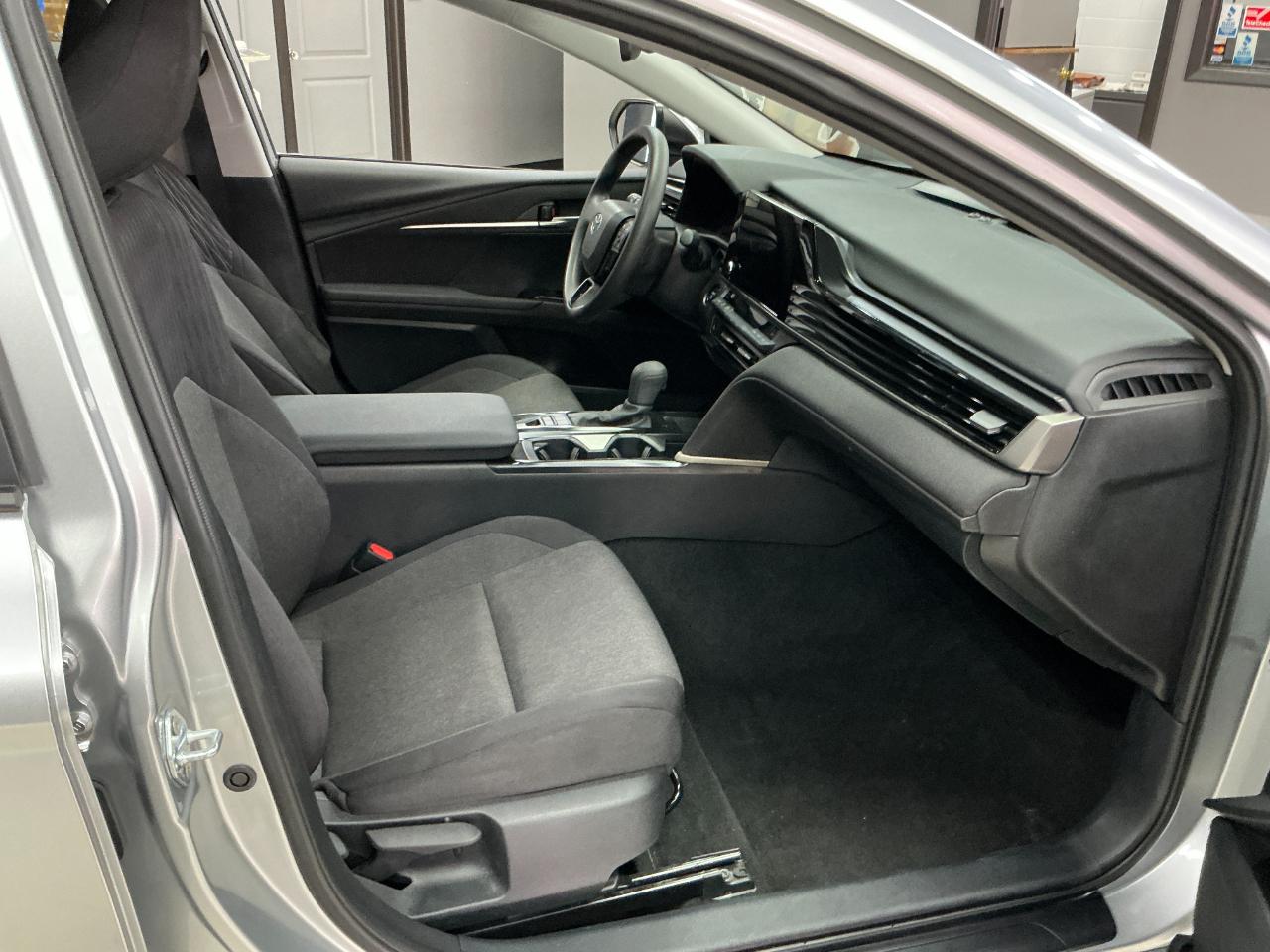Toyota Camry LE 4D Sedan 2025