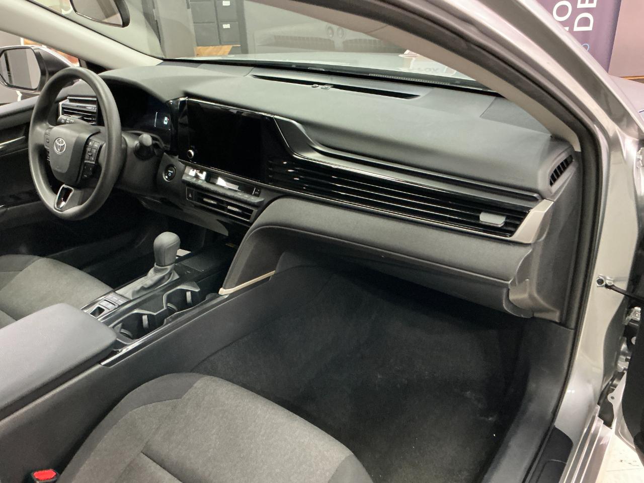 Toyota Camry LE 4D Sedan 2025
