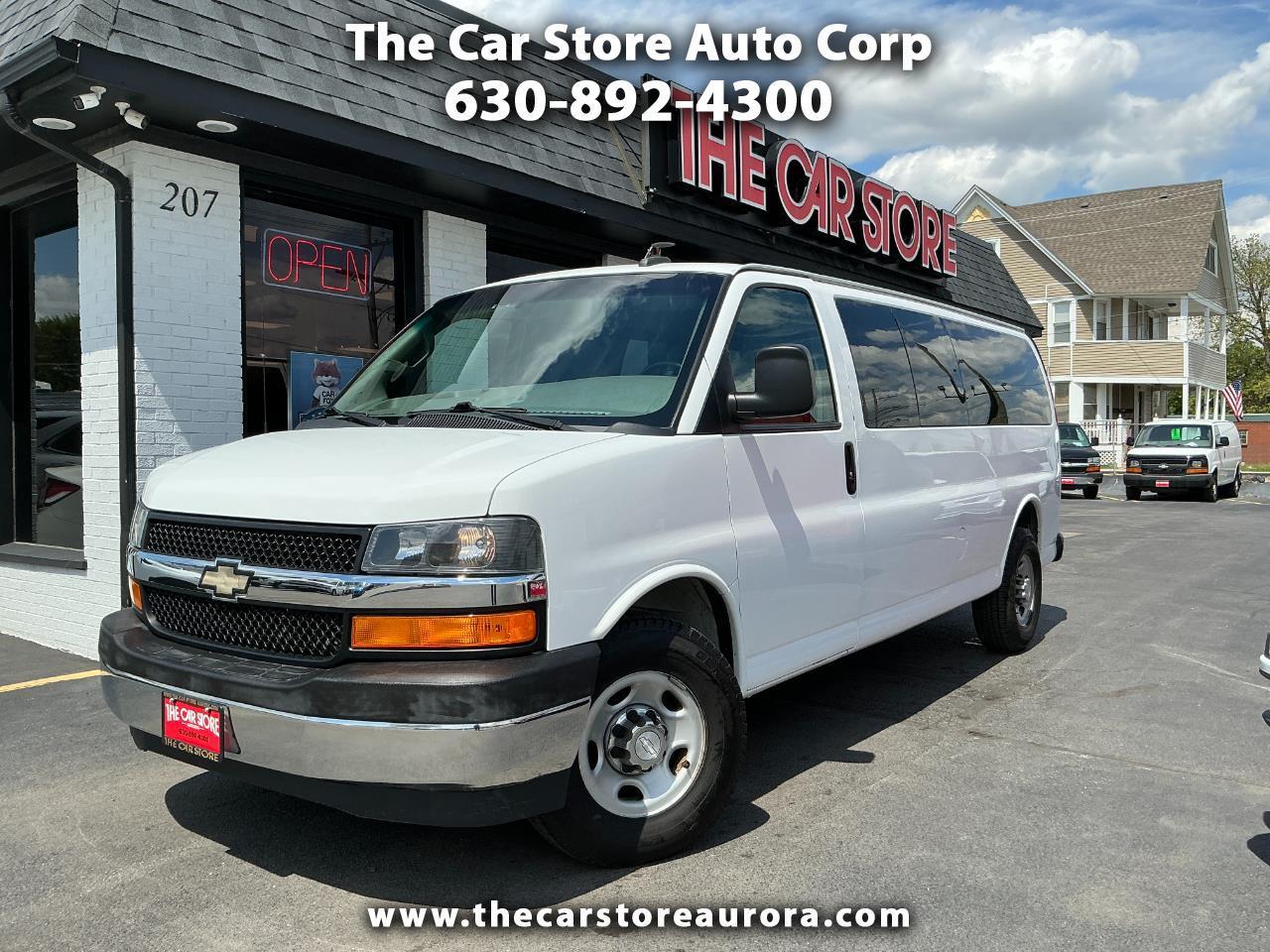 Chevrolet Express Passenger RWD 3500 155" LT w/1LT 2017