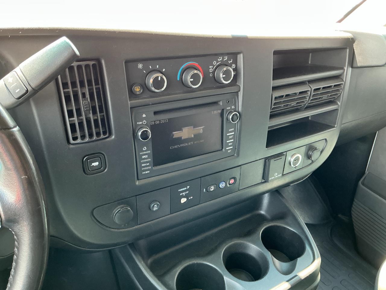 Chevrolet Express Passenger RWD 3500 155" LT w/1LT 2017