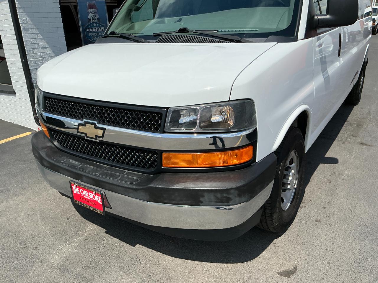 Chevrolet Express Passenger RWD 3500 155" LT w/1LT 2017