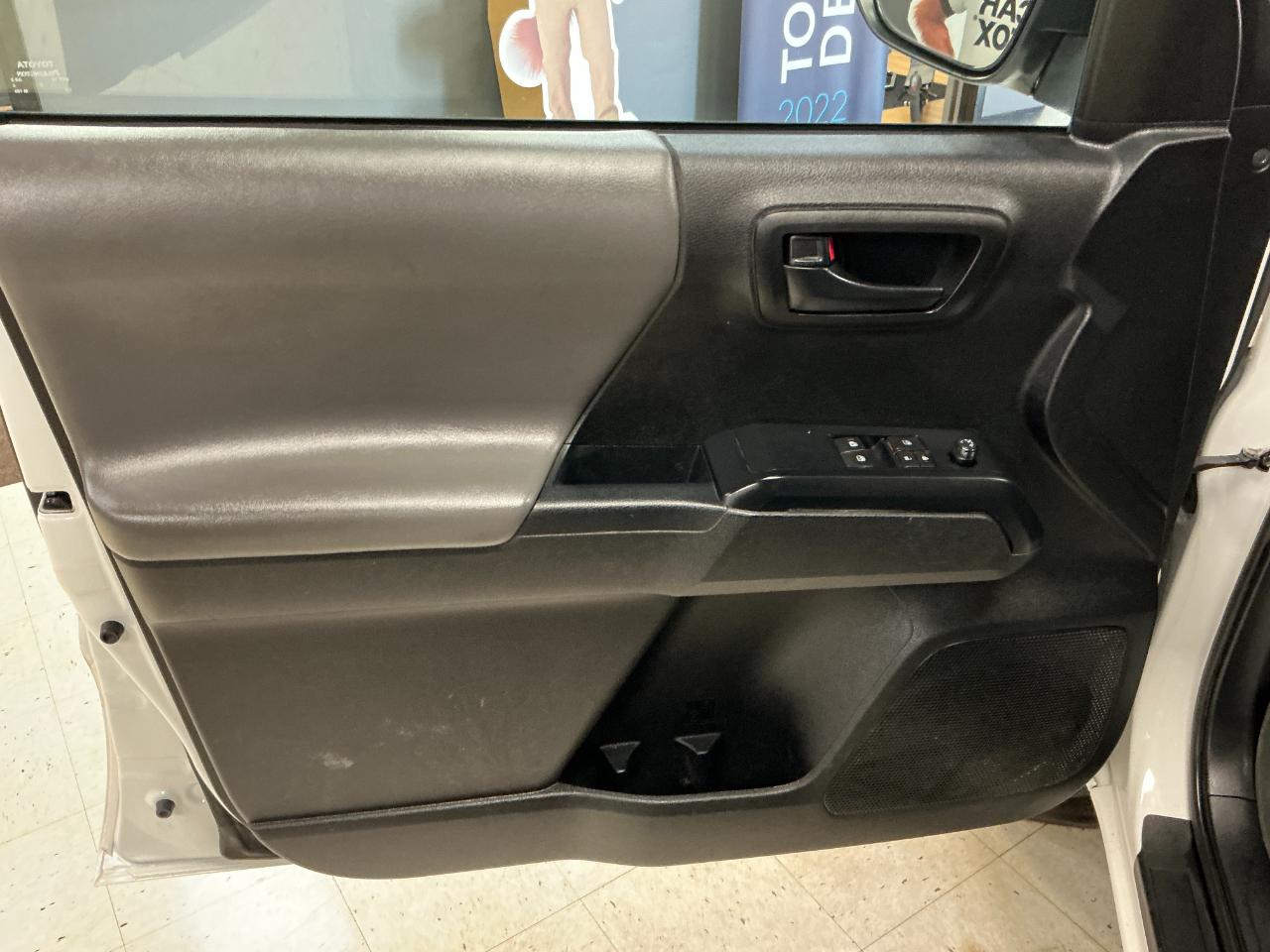 Toyota Tacoma 4WD SR Access Cab 6' Bed I4 AT (Natl) 2022