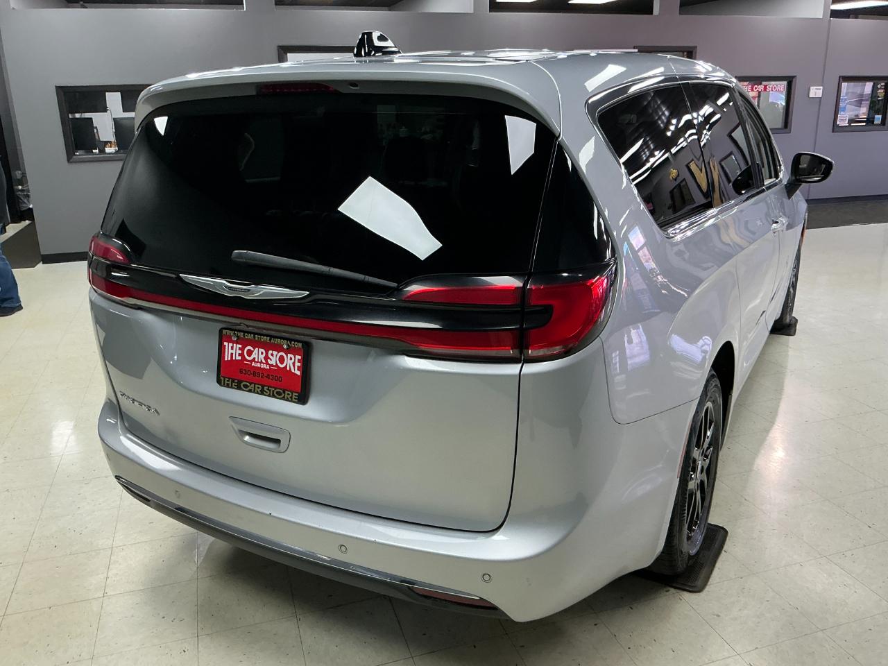 Chrysler Pacifica Touring L FWD 2023