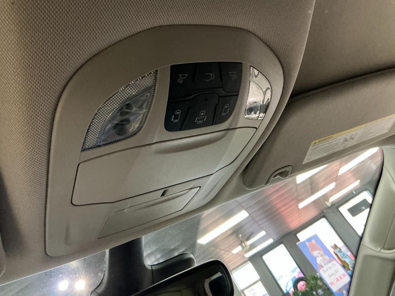 Chrysler Pacifica Touring L FWD 2023