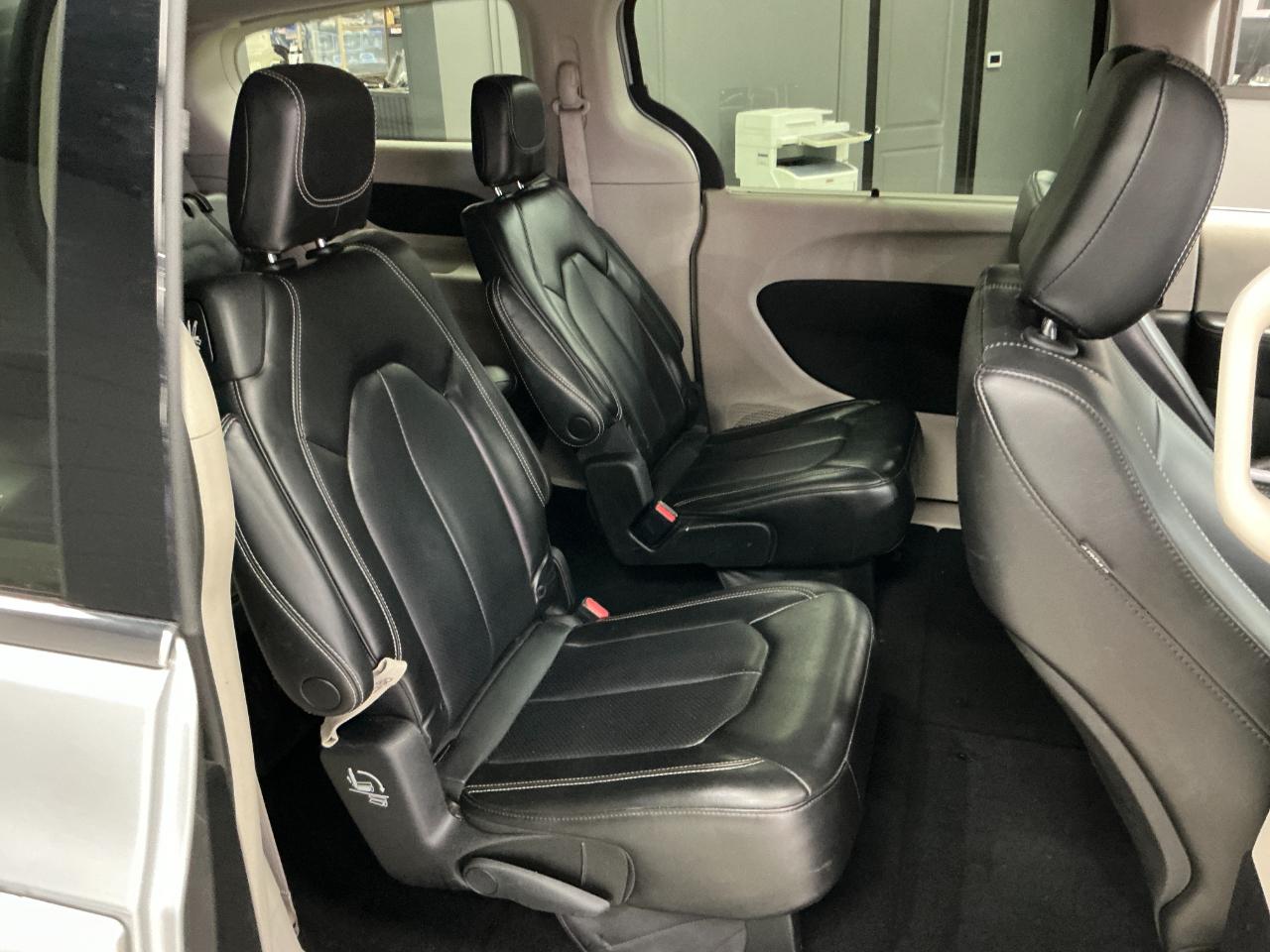 Chrysler Pacifica Touring L FWD 2023