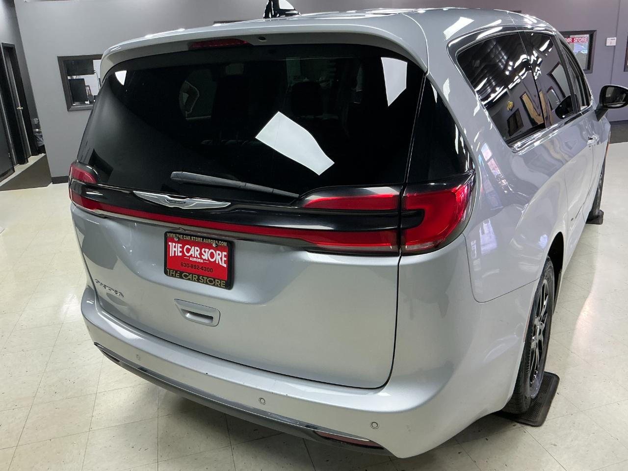 Chrysler Pacifica Touring L FWD 2023