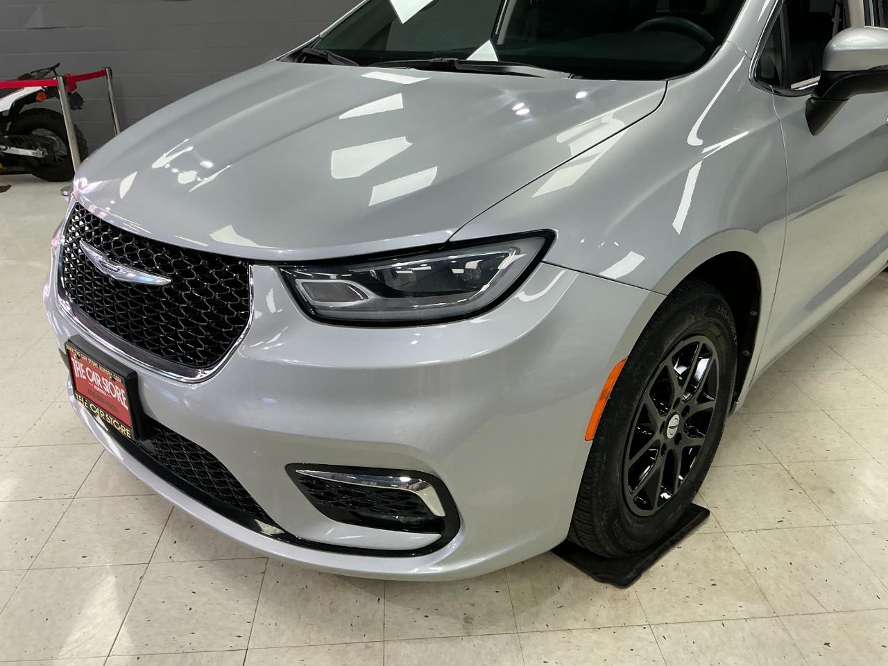 Chrysler Pacifica Touring L FWD 2023